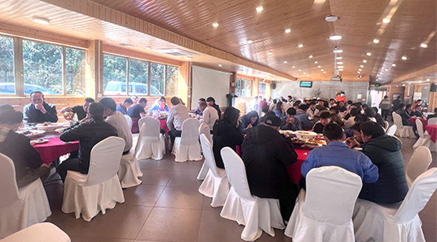 金環(huán)電器開(kāi)工宴！吃飽喝足加油干迎戰(zhàn)2023！