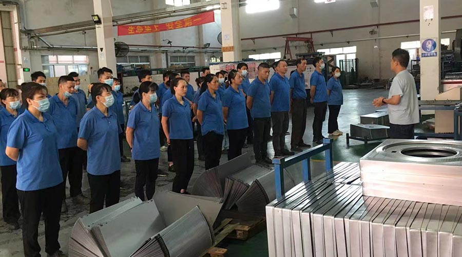 五一放假在即！金環(huán)電器沖壓車間開展早會(huì)強(qiáng)調(diào)工作效率