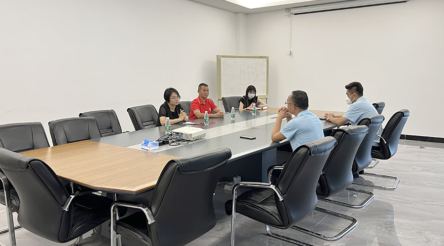 排憂難 提信心！鶴城鎮(zhèn)書記蒞臨金環(huán)電器開展暖企活動